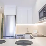 In Beachfront Complex In El Duque Area, Appartement *