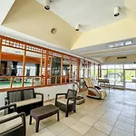 In Beachfront Complex In El Duque Area, Appartement