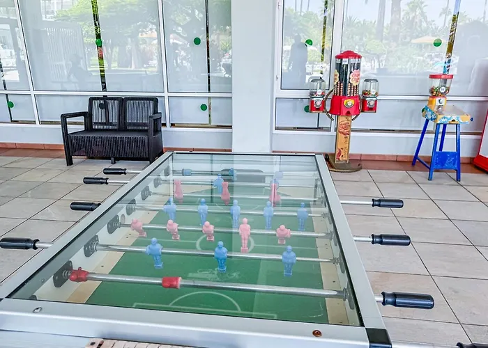 Lägenhet In Beachfront Complex In El Duque Area,