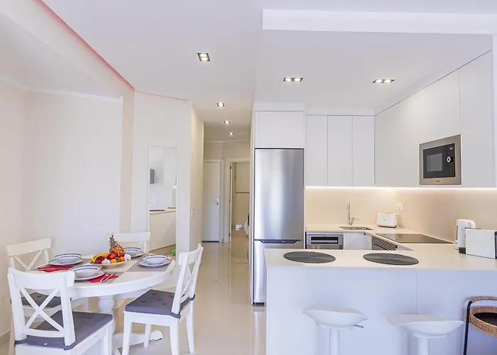 In Beachfront Complex In El Duque Area, Apartamento