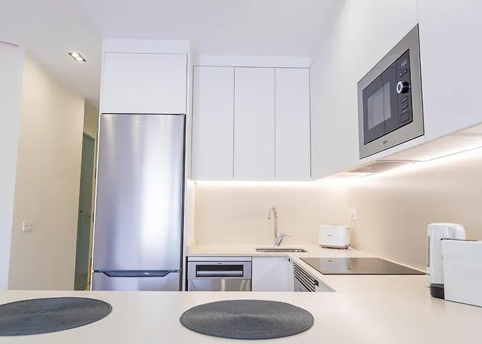 In Beachfront Complex In El Duque Area, Appartement *